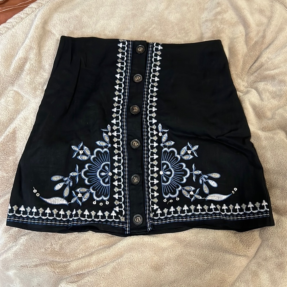 Mi Ami Embroidered Skirt